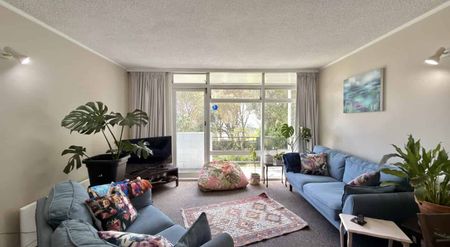 2-Bedroom Apartment in Brooklyn - Photo 5