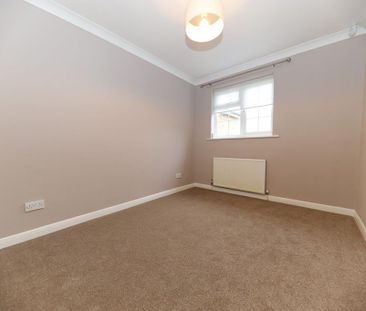 4 bedroom detached house to rent - Photo 2