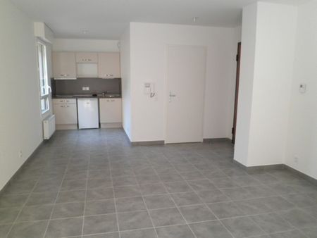 Location Appartement 2 pièces 32m² CHAMBERY 73000 - Photo 2