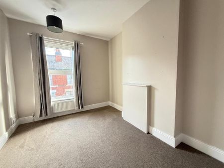 4 bedroom terraced house to rent - Photo 3