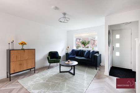 3 Bed House - Photo 2