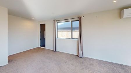 Sanson - 2 Bedrooms - Photo 2