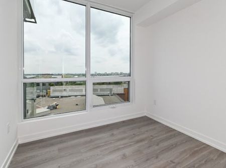 Two plus den condo North York - Photo 3