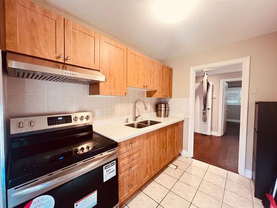 For Lease - 44 Wakefield Crescent Unit# Main Floor, Toronto, Ontario - Photo 1