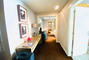 4 Bedroom Apartment with parking, Telheiras, Lisboa