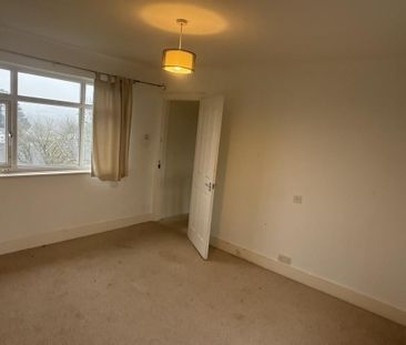 4 bedroom semi-detached house to rent - Photo 4