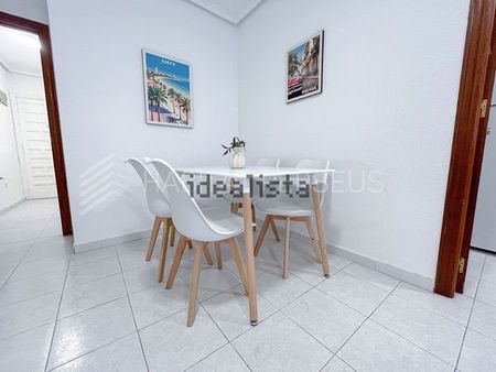 Alquiler de piso en Calle Joaquín Chapaprieta - Photo 5