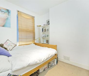 4 bedroom terraced house to rent - Photo 4