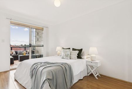 Stylishly Apartment with city views - Photo 5