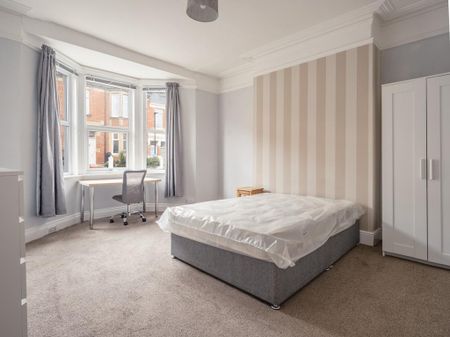 2 bedroom ground floor flat to rent - Photo 2