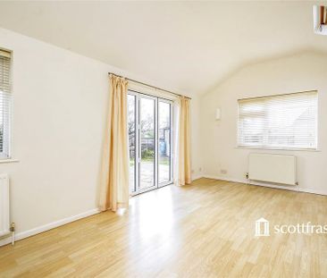 3 bedroom bungalow to rent - Photo 1