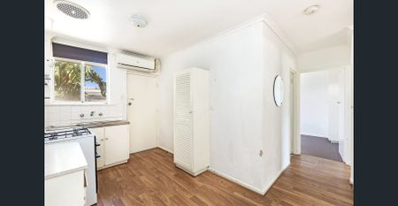 Easy-Care Living Minutes to Henley Beach - Photo 4