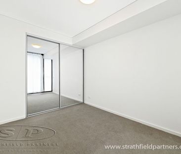 Sleek one bedroom apartment - Photo 2