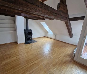 Charmante Dachwohnung mit Galerie und Balkon - Photo 2