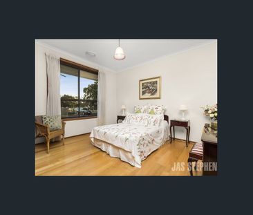 FAMILY HOME IN THE HEART OF FOOTSCRAY - Photo 3