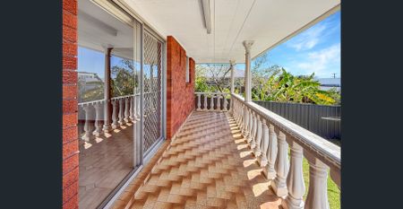 Beautiful Family Home - Photo 3