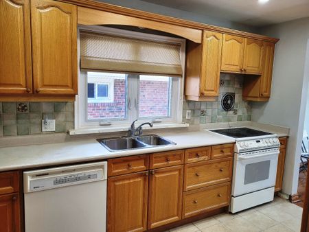 For Lease - 27 Kilbride Road, Toronto, Ontario - Photo 5
