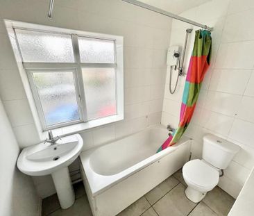 3 bedroom end of terrace house to rent - Photo 1