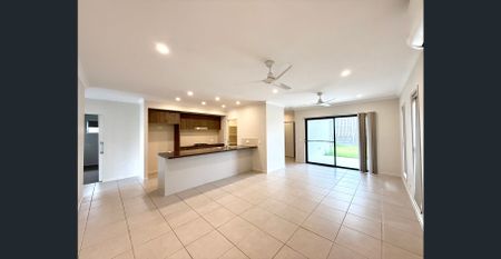 Modern Family Home for Rent in Prime Coomera Location - Photo 5