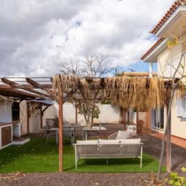 Luxury Townhouse for rent in Arona, Canary Islands - Photo 1