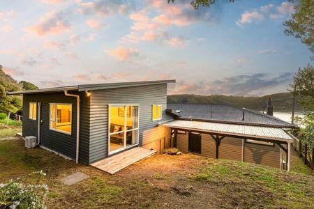 Sunny 2BR Flat in Porirua - Photo 5
