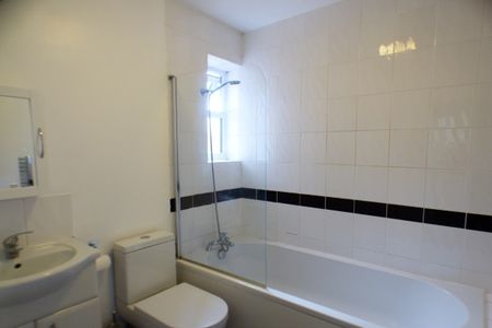 Marlborough Road, Southport. PR9 - Photo 5