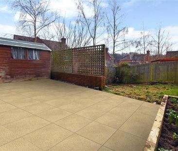 4 bedroom semi-detached house to rent - Photo 2