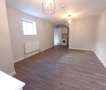 1 bedroom semi-detached house to rent - Photo 4