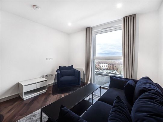 Eden Grove, Staines-upon-Thames, TW18 4ZU - Photo 1