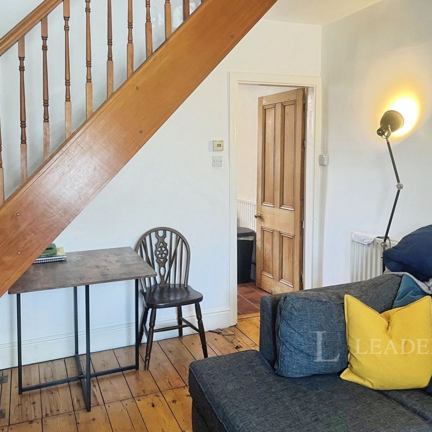 2 bedroom house to rent Old Oak Street, M20 - Photo 1