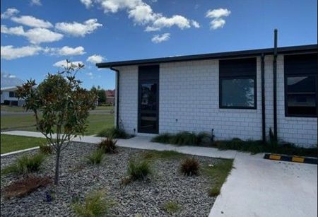 TWO BEDROOM HOME IN STRATFORD - Photo 5