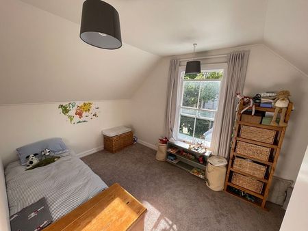 Charming Workman’s Cottage in Prime Herne Bay - Photo 4