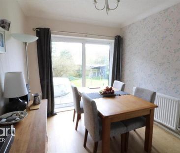 3 bedroom detached house to rent - Photo 4