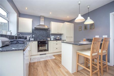 3 bedroom detached house to rent - Photo 2