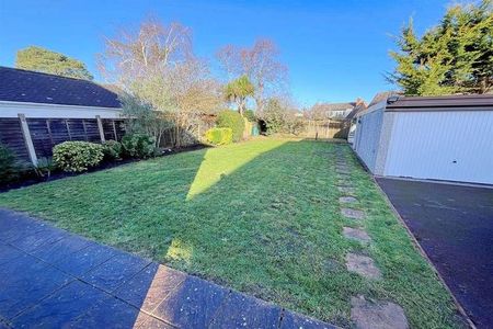 Bournemouth, BH8 - Photo 5