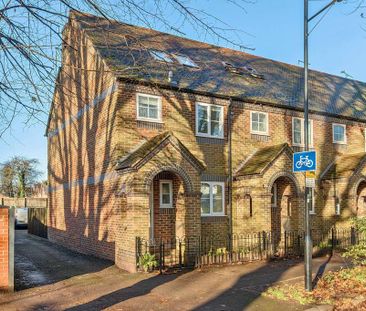 5 bedroom end of terrace house to rent - Photo 2