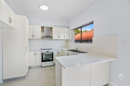 Versatile 3-Bedroom Home + Self-Contained Studio in Prime Rosebery Location - Photo 3