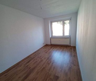 Schöne 2 Raum Wohnung Zwickau Pölbitz ab sofort zu vermieten - Photo 1