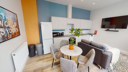 4 bedroom flat to rent - Photo 3