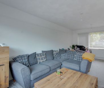 2 bed detached bungalow to rent in Lustrells Vale, Saltdean, BN2 - Photo 2