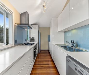 Stylish home in enviable location - Photo 5