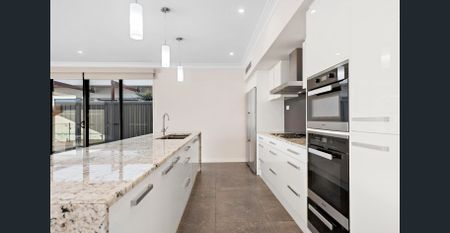 Four Bedrooms with Impeccable Views and Perfectly Positioned. - Photo 5