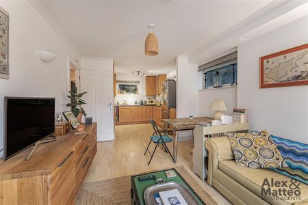 1 bedroom flat to rent - Photo 2