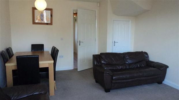 4 bedroom townhouse to rent - Photo 1