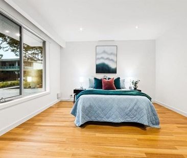 Stunning Family Residence With the Ultimate "Wow" Factor - Photo 4