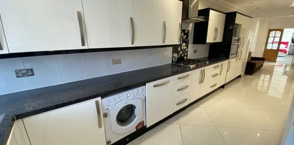 1 Bed Flat, Fleetwood Road, NW10 - Photo 2