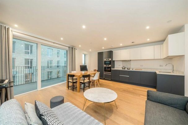 Southern Way, Greenwich, SE10 - Photo 1