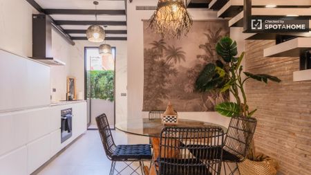 valencia, Valencian Community 46011 - Photo 2