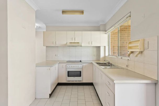“Convenient Living in a Prime Sutherland Location” - Photo 1