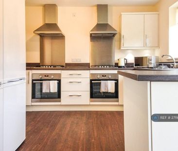 1 bedroom in a house share to rent - Photo 3